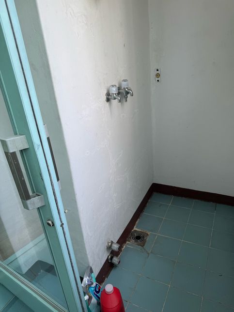 97년식 아파트 세탁기 수전인데 바닥에 있는 저 수전은 뭘까요?의 1번 째 이미지