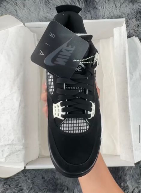 에어조던 이 색상은 어디서 구매할 수 있나요??의 1번 째 이미지