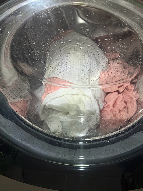 이건 세제거품인가요 아니면 세탁기가 돌면서 생기는 거품인가요?의 1번 째 이미지