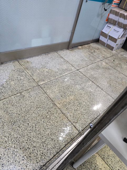 1층상가 누수로인한 영업손해청구밑 물건들 보상관련의 0번 째 이미지