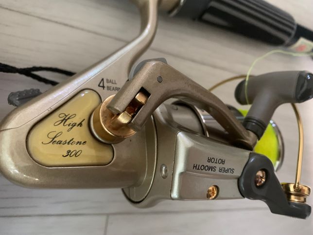 이 사진 속 낚시대 아시는 분 계신가요?의 1번 째 이미지