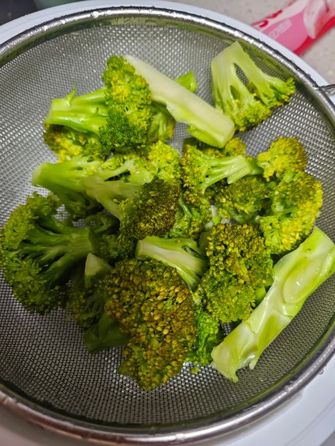 브로콜리가 노래졌는데 먹어도될까요?의 0번 째 이미지