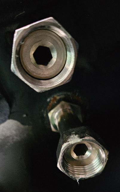 장비에 물배관 연결했는데 물이 샙니다의 0번 째 이미지