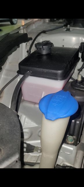 완전 냉간시 냉각수 보조탱크에 냉각수가 F선 넘게 있는데 괜찮은가요?의 0번 째 이미지