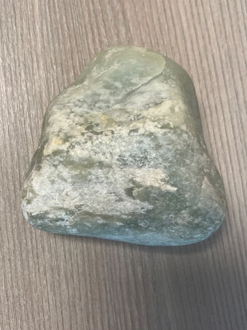 이런 큰 원석이 집에 있었습니다. 뭔 종류일까요?의 0번 째 이미지