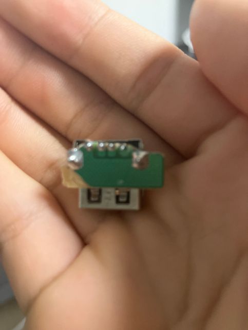 컴퓨터 헤드셋 끼는 부품이 떨어져나왔는데 이거 수리비용 얼마나드나요?의 0번 째 이미지