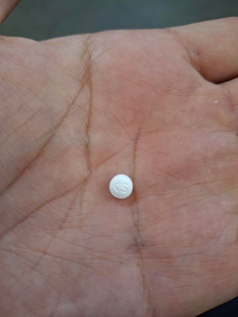 무슨약인지 알 수 있을까요? 고지혈증약 같은데의 1번 째 이미지