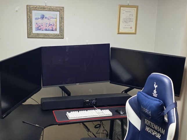 트리플모니터 암으로해서 붙이기 레이싱게임의 0번 째 이미지