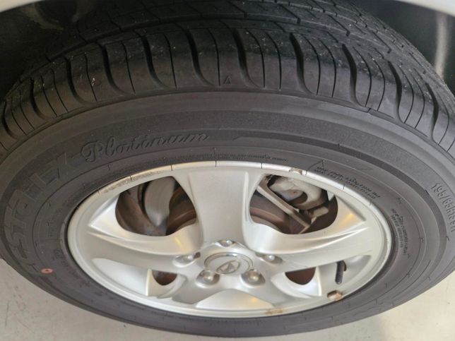 이정도면 타이어 상태 어떤지 궁금합니다.의 0번 째 이미지