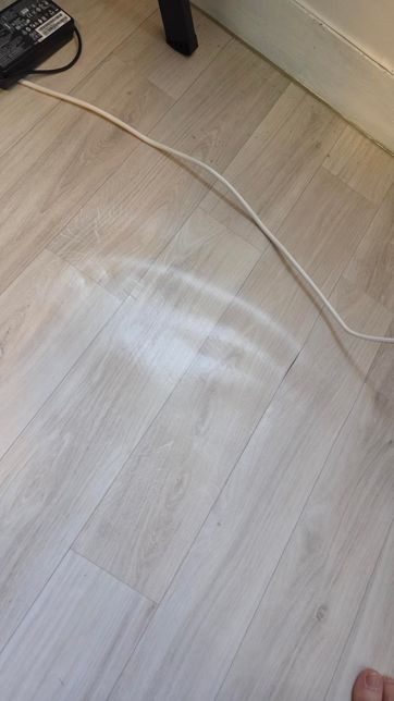 누수 문제? 사용자 부주의? 장판 뜯어짐.의 1번 째 이미지