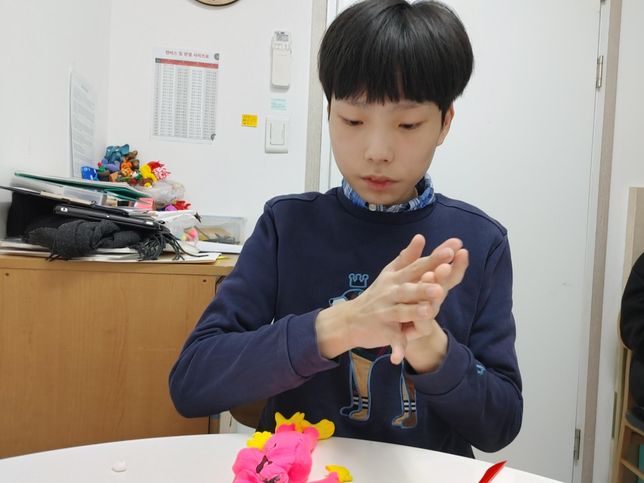 자폐성장애인들이 뇌가 약해서 젊은 나이어도 일찍 치매에 더 잘 걸리나요?의 0번 째 이미지