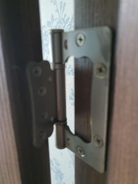 문틀이랑 간격이 넓어서 문이 안 닫혀서요. 경첩을 약간 꺾으려는데 어떻게 해야하나요?의 0번 째 이미지