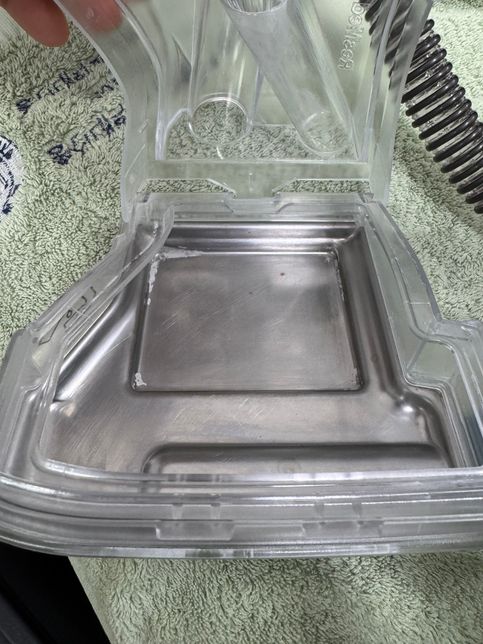 양압기 물통에 흰색 가루랑 녹비슷한게 생겼는데 새로 사야하나요..?의 0번 째 이미지