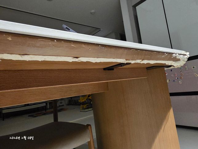 모서리 보호대 제거 방법 질문드립니다의 0번 째 이미지