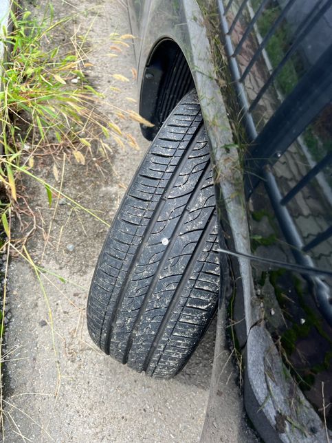 타이어 때운곳 지속적으로 공기가 빠져요의 0번 째 이미지