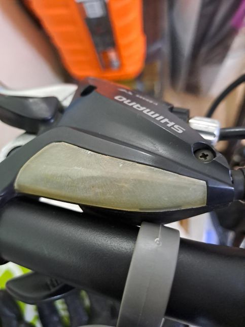 MTB 자전거 변속레버 투명커버 색번짐 플라스틱 흐릿함 개선 방법이 있을까요?의 0번 째 이미지