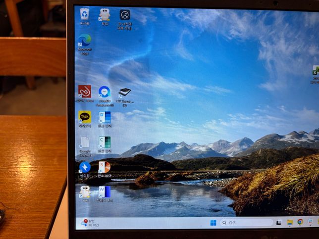 엘지 노트북 화면이 물먹은듯이 화면이 이상합니다.의 0번 째 이미지