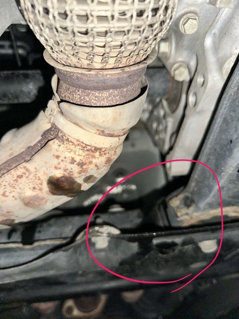 엔진오일 교환후 누유 의심?!?!!의 0번 째 이미지