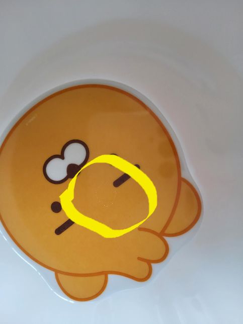 플라스틱 그릇 하얀 가루? 뭔가요??의 0번 째 이미지