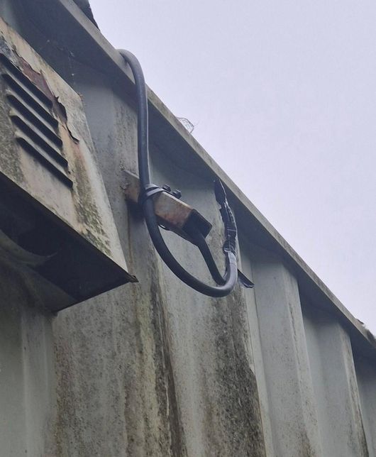 컨테이너 연결 전기선 질문드립니다.의 0번 째 이미지