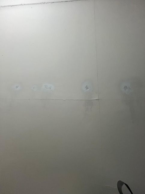 벽지를 훼손했는데 얼마쯤 나올까요?(이미지 첨부)의 0번 째 이미지