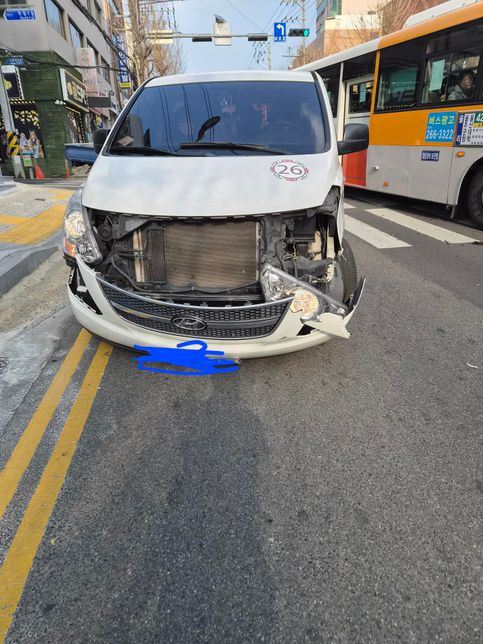 와이프가 회사차 사고를 냈습니다 어떻게해야죠??의 0번 째 이미지