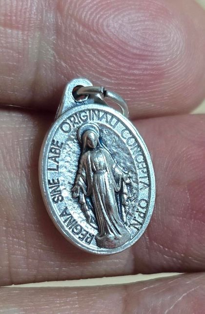 이 기적의패 문구가 궁금합니다 영어인지 불어인지 ?의 0번 째 이미지