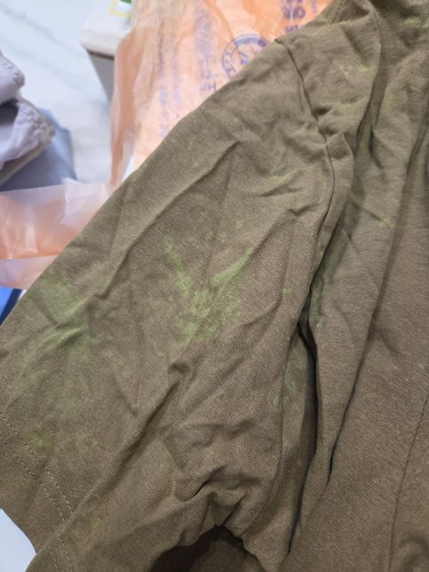 ㅠㅠ과탄산소더를 잘못 사용해서 옷이 망가졌어요의 0번 째 이미지