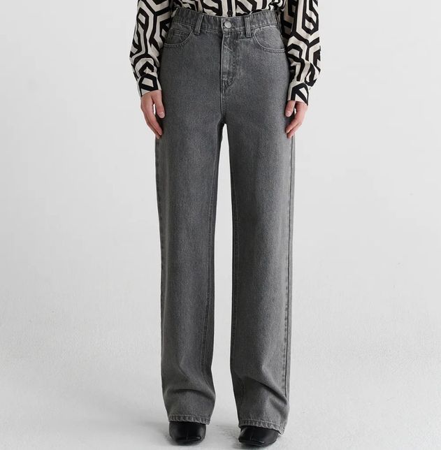 하객룩에서 안에?? 입을 상의 추천해주세요의 1번 째 이미지