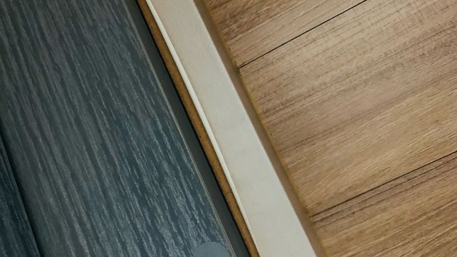 가구에 필름? 같은게 떨어지는데 목공 본드로 붙을까요?의 0번 째 이미지