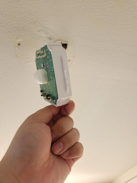 현관등 센서 불이 안꺼져서 방법 알려주세요의 1번 째 이미지