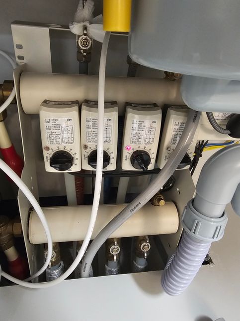 이거 뭐하는 장치인가요? 계속 기계음이 거슬러서요의 0번 째 이미지