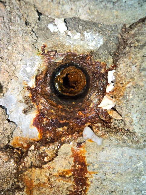 화장실 벽 수도 나사 녹 발생으로 교체 가능한가요?의 0번 째 이미지