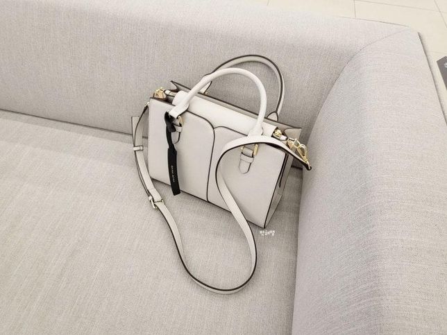 가방끈 질문드립니다 답변부탁드립니다의 0번 째 이미지