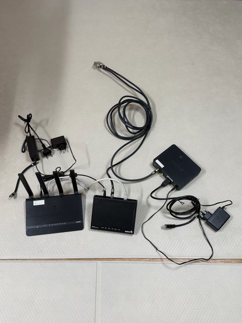 원룸에 있는 딜라이브 설치기기 봐주세오의 0번 째 이미지