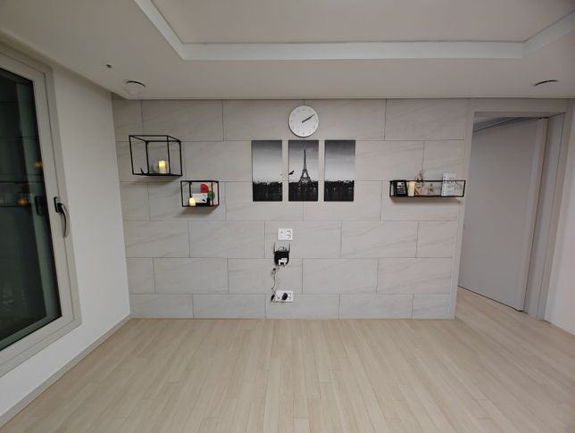 거실 아트월 꾸미는거 관련 의견 듣고싶습니다.의 1번 째 이미지