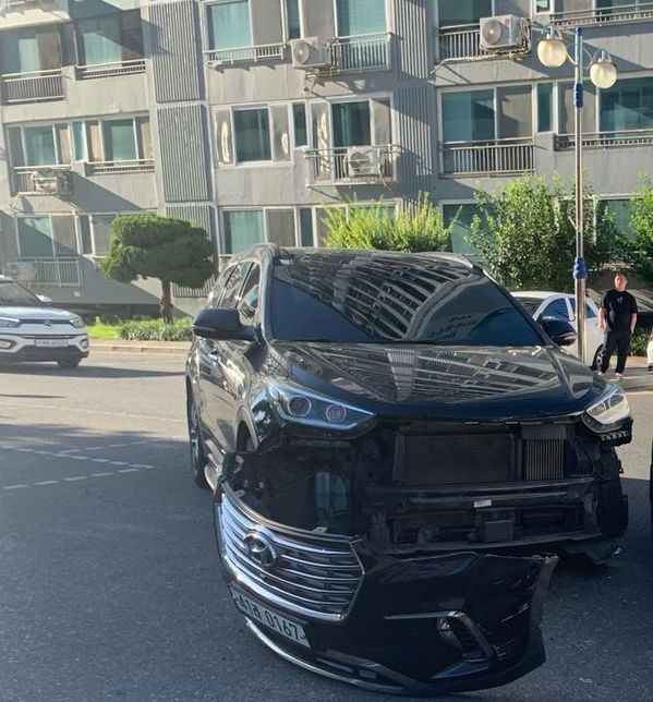 친구가 사고가 났다는데 수리비 200 불렀다네요..의 1번 째 이미지