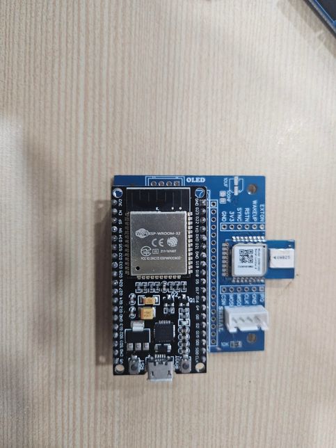 Dwm1000센서와 esp32를 이용하여 일정 거리를 벗어나면 부저를 울릴려고 합니다의 1번 째 이미지