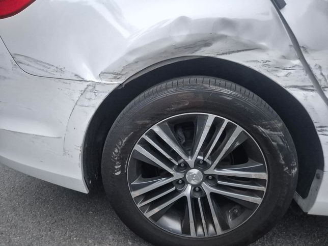 주차중 차량사고 수리는 어디가는게 좋을까요의 1번 째 이미지