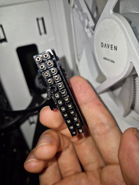 컴퓨터 파워 선 이거 혹시 불량인가요?의 0번 째 이미지