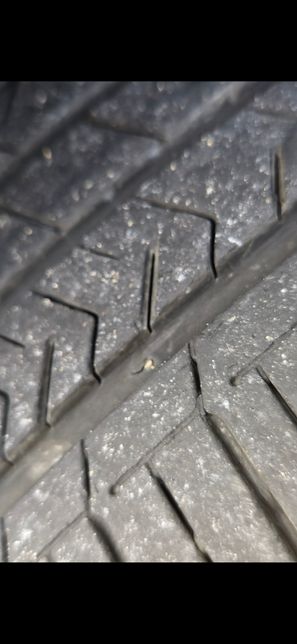 타이어 물 배수?쪽에 작은 철심이 보입니다의 0번 째 이미지