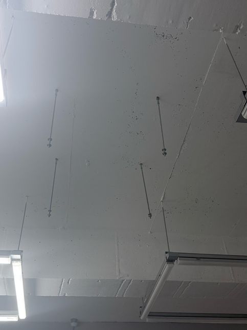 에어컨 천장에 케이블 나오는곳이 안보여요의 1번 째 이미지