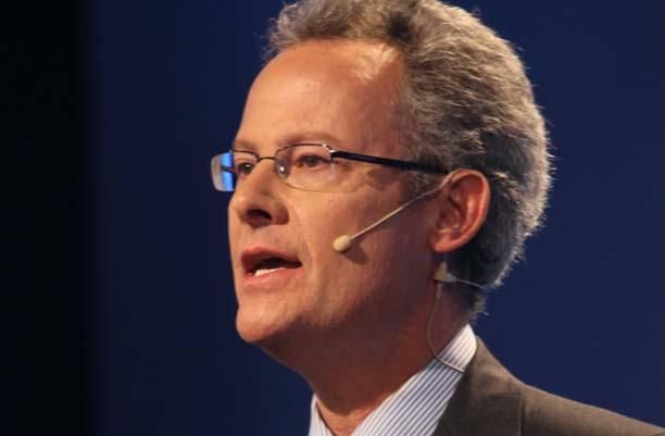 미래학자 니콜라스 카는 왜 생각하지 않는 사람들 책을 썼나요?의 0번 째 이미지