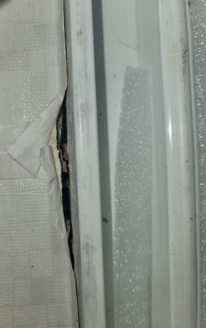 상가주택 외벽 창문 쪽 석고?로 치고 이중창 설치한 거 같은데...의 0번 째 이미지