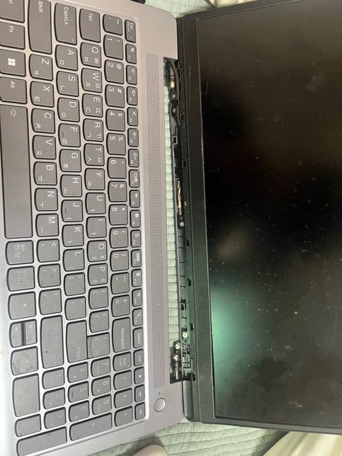 레노버 힌지 파손 된 채 사용해도 될까요?의 0번 째 이미지