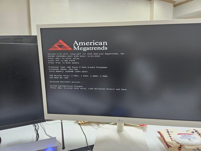 컴퓨터가 이화면에서 멈춰있고 더이상 안켜져요의 0번 째 이미지