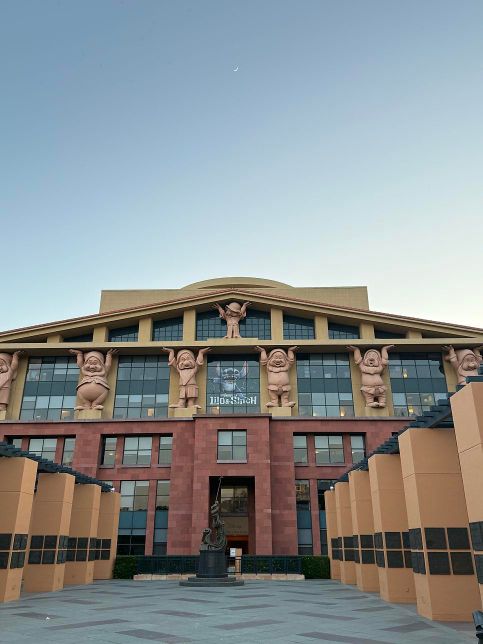 디즈니 회사는 왜 2025년 이후로도 점점 직원이 줄고 있나요?의 0번 째 이미지