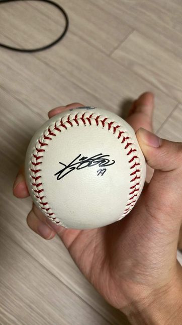 이 싸인 어떤 선수 싸인인가요????의 0번 째 이미지