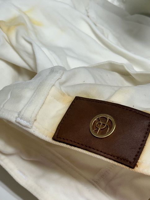 흰색바지 가죽 물 얼룩이 졌는데 해결방법의 0번 째 이미지