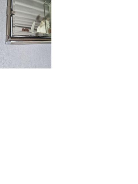 화장대 거울 테두리 얼룩 왜 생기는 건가요?의 0번 째 이미지